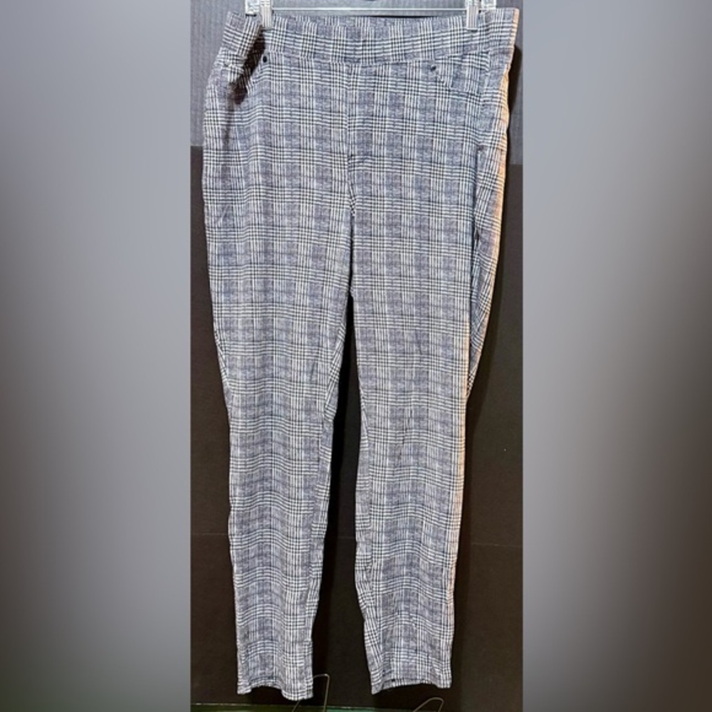 🪩Seven7 Black Gray Glen Plaid Pull on Ponte Leggings